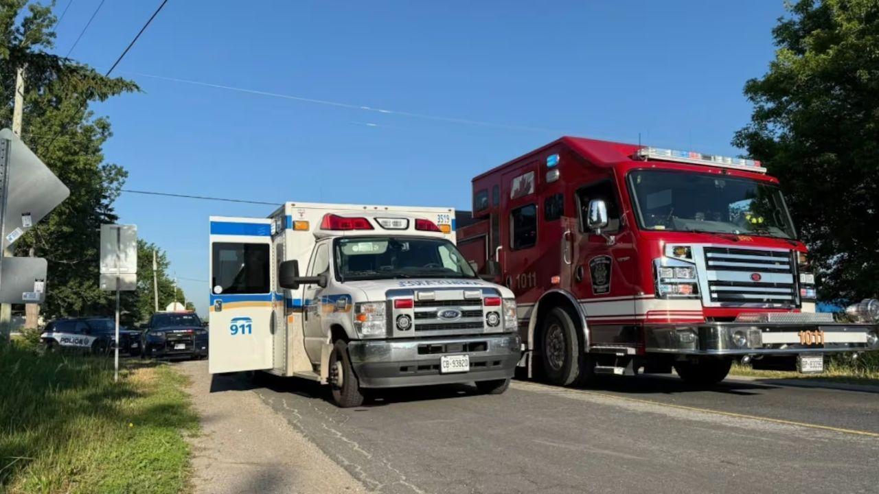 Three-Vehicle Crash Shuts Down 11th Line and County Road 27