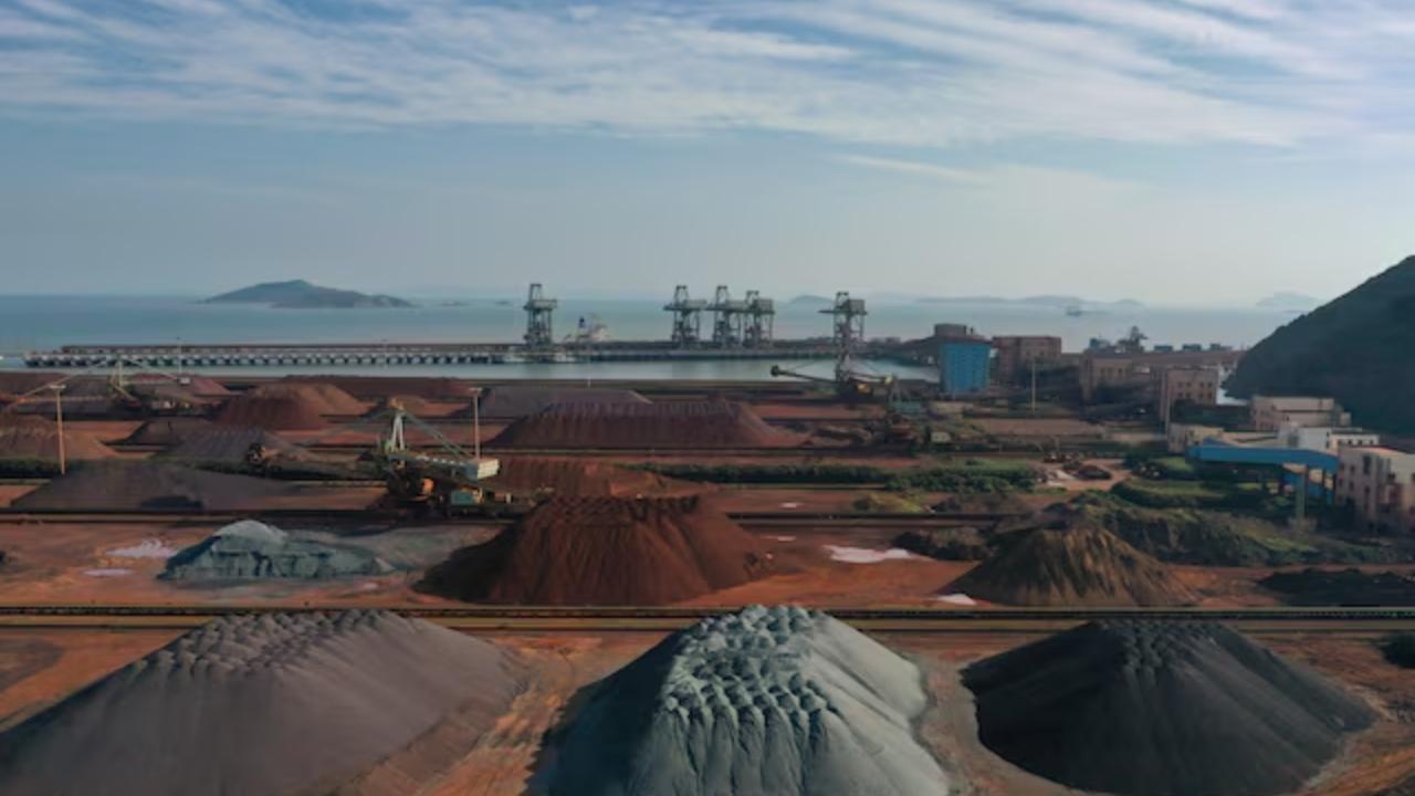 Iron Ore Prices Hold Steady Despite Trade and China Risks