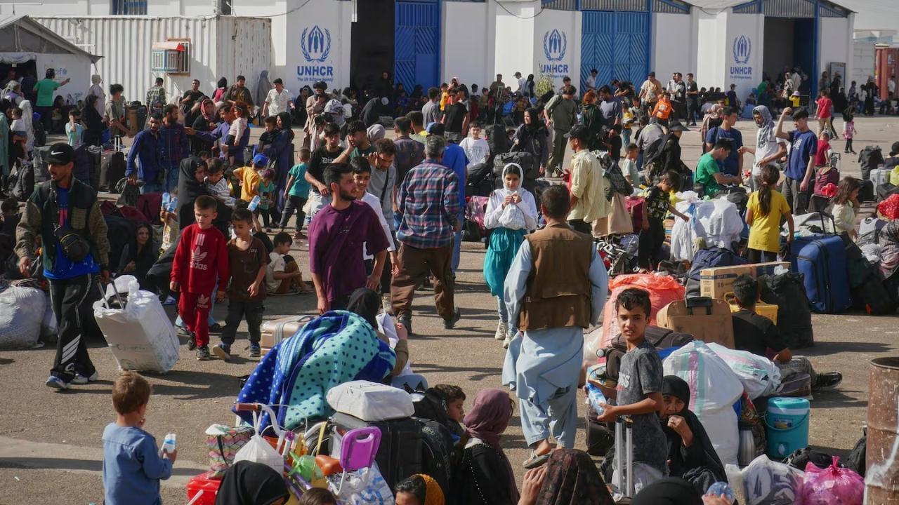 Red Cross warns 1M more Afghans could be deported from Iran