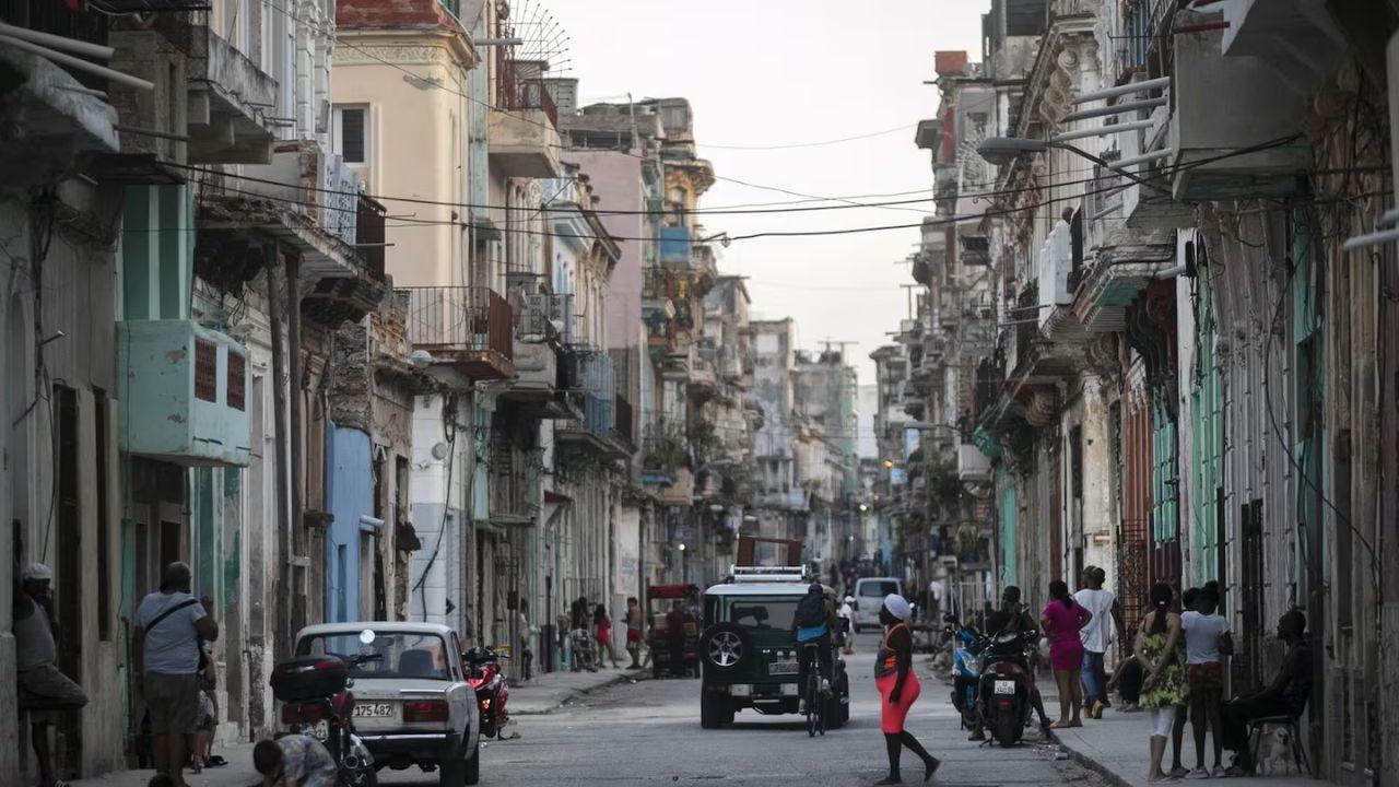 Cuban Minister Resigns Amid Outcry Over “No Beggars” Claim