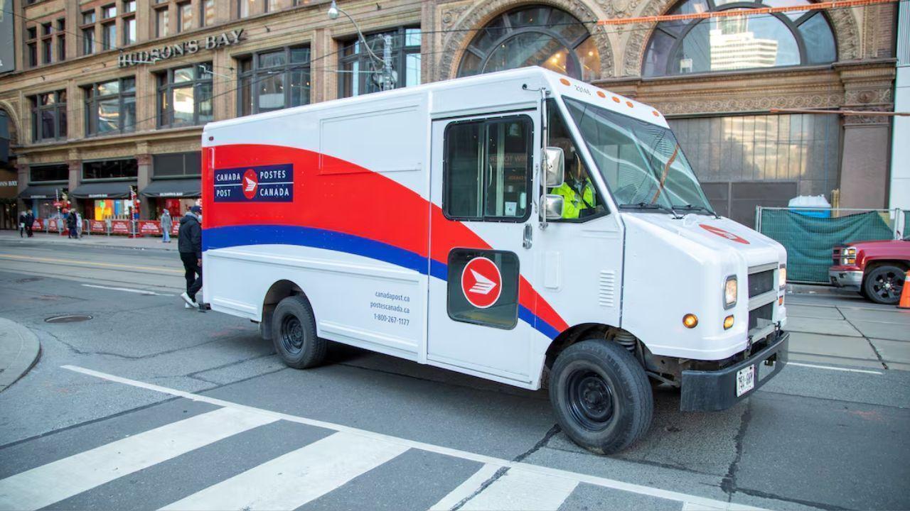 Devil is in the details : CUPW urges Canada Post ‘No’ vote