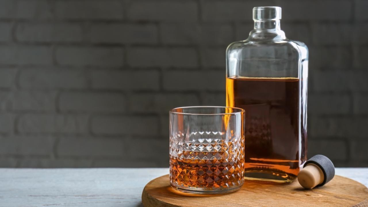 Downtown Vancouver Bars Can Now Serve Until 4 AM