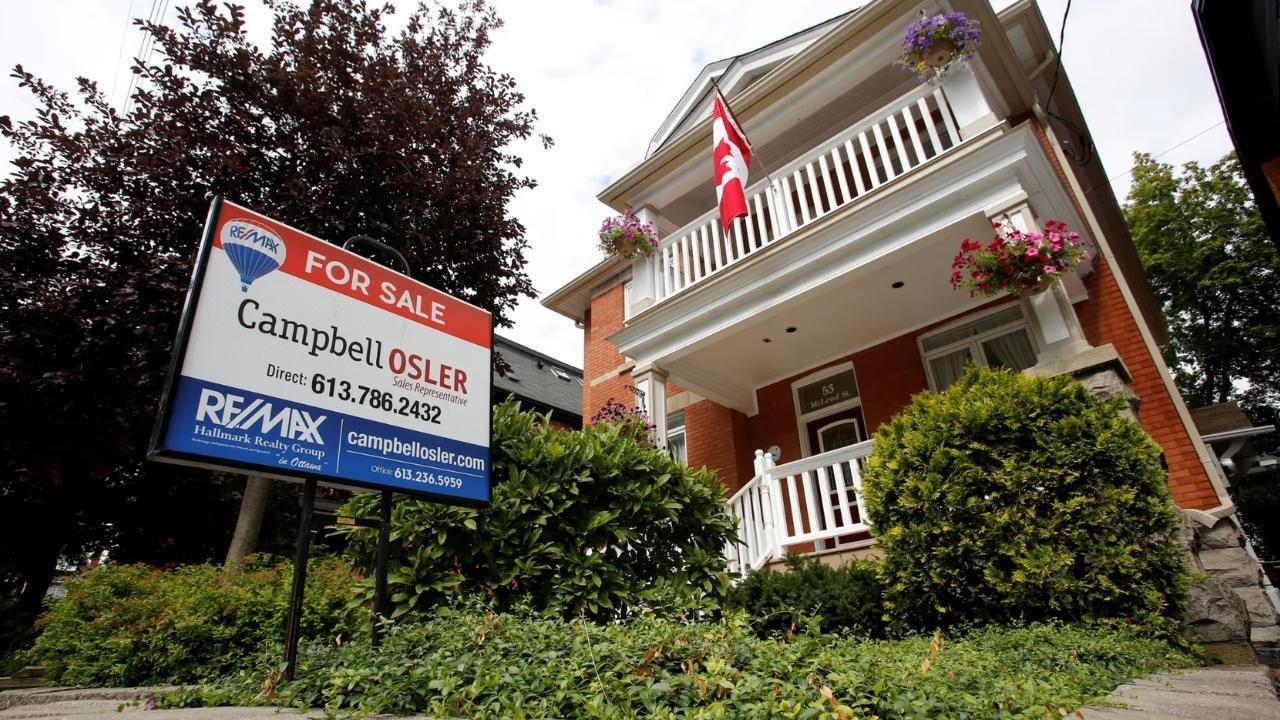 Canada Housing Market Braces for Extended Price Slump