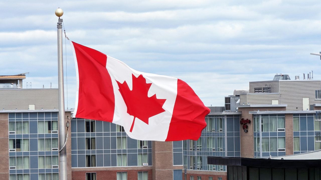 Canada’s Trade Deficit Shrinks to $4.9 Billion in July 2025