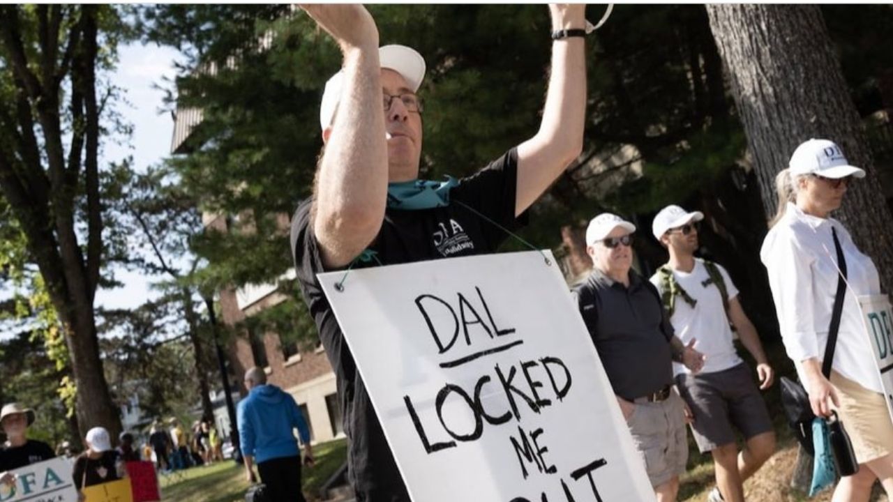 Dalhousie University, Faculty Meet in Conciliation Amid Lockout