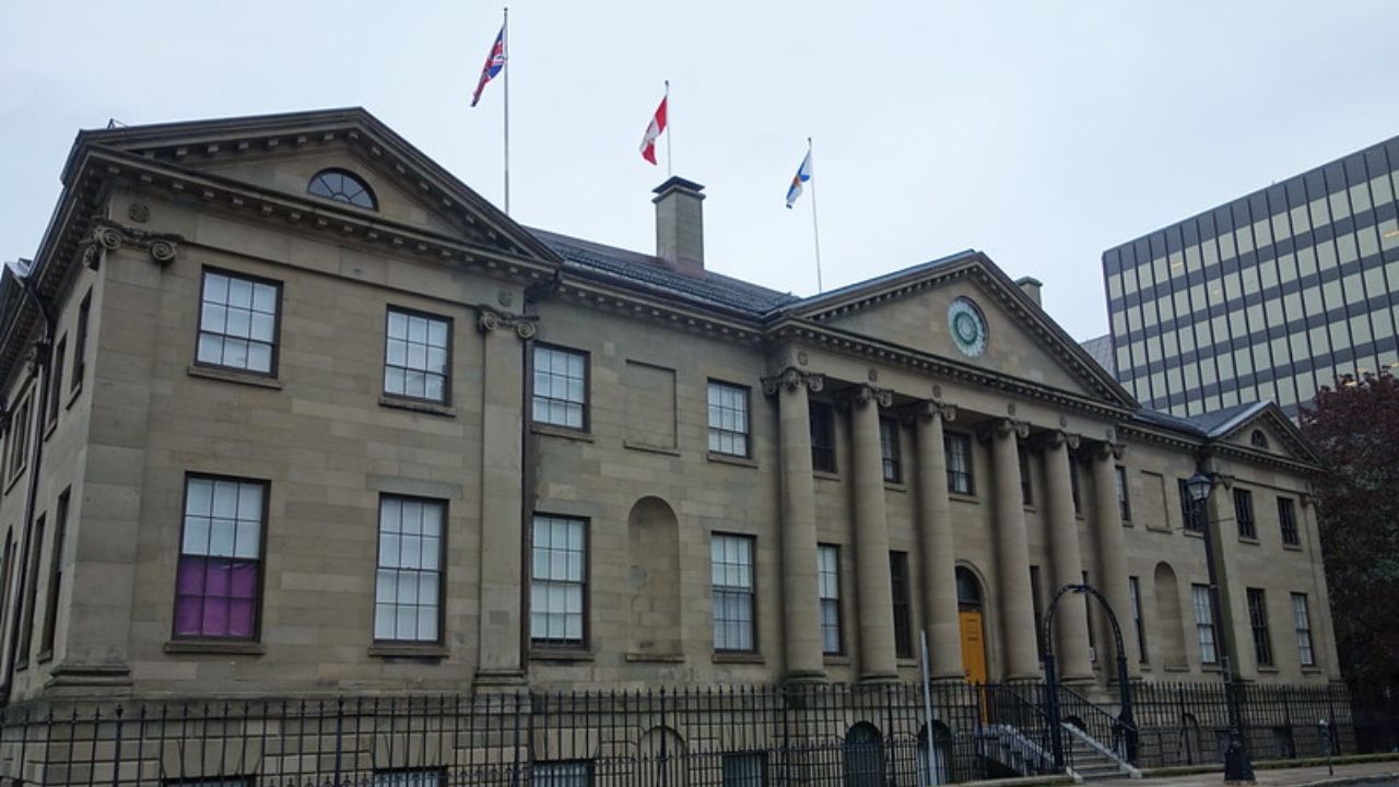 Nova Scotia Premier Tim Houston Faces Criticism for Avoiding Press for Weeks