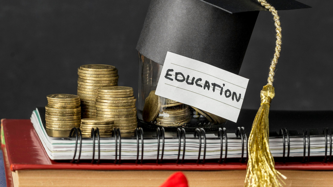 Study in Canada 2025: Full Guide to Expenses and Scholarships