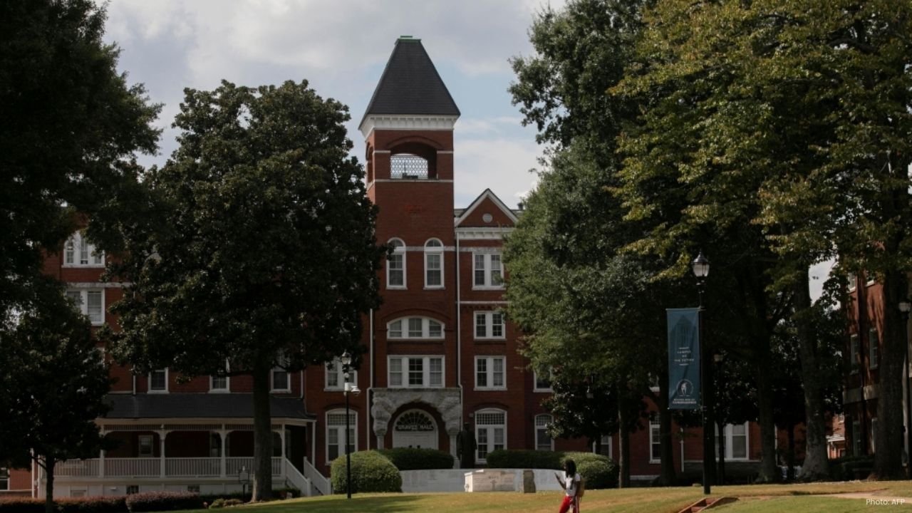 Trump Seeks Deal With US Colleges Linking Funds to Ideological Rules