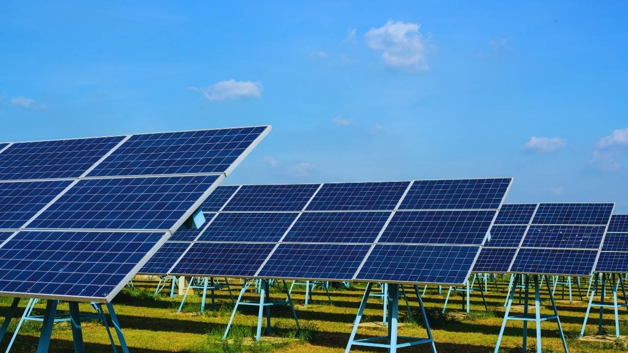 Solar-Powered Sensors: Redefining Sustainable Monitoring for a Green Future