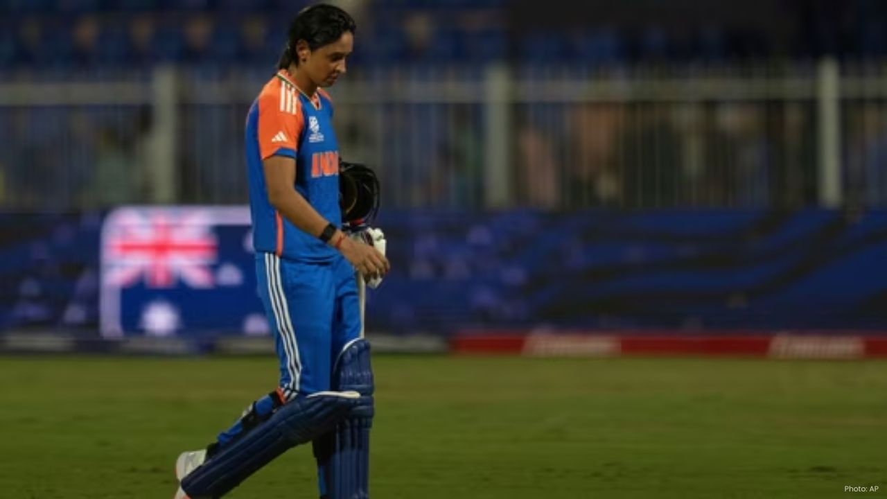 India suffer lower-order collapse as Austral…