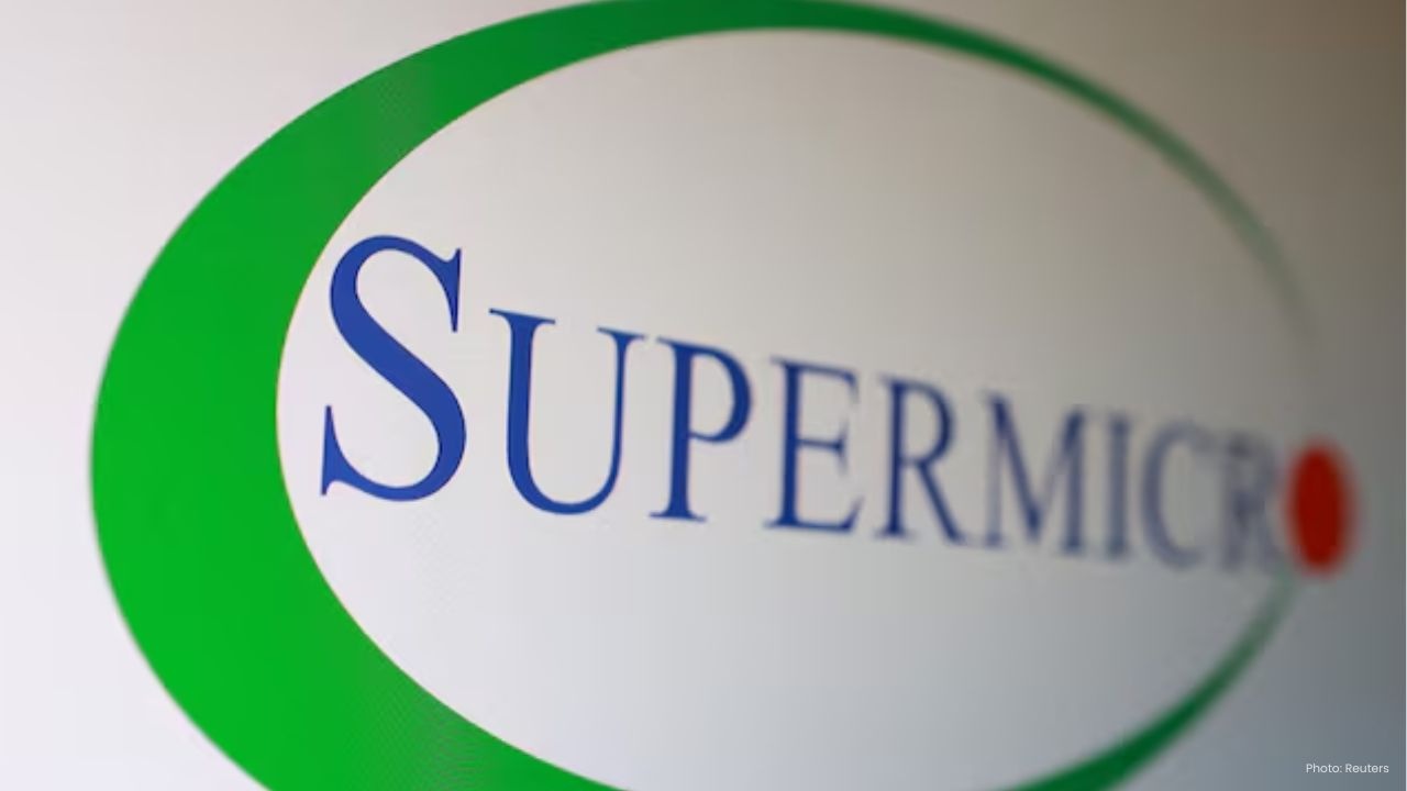 Super Micro's Stock Slides After AI GPU Rack Redesigns; Management Raises Forecast