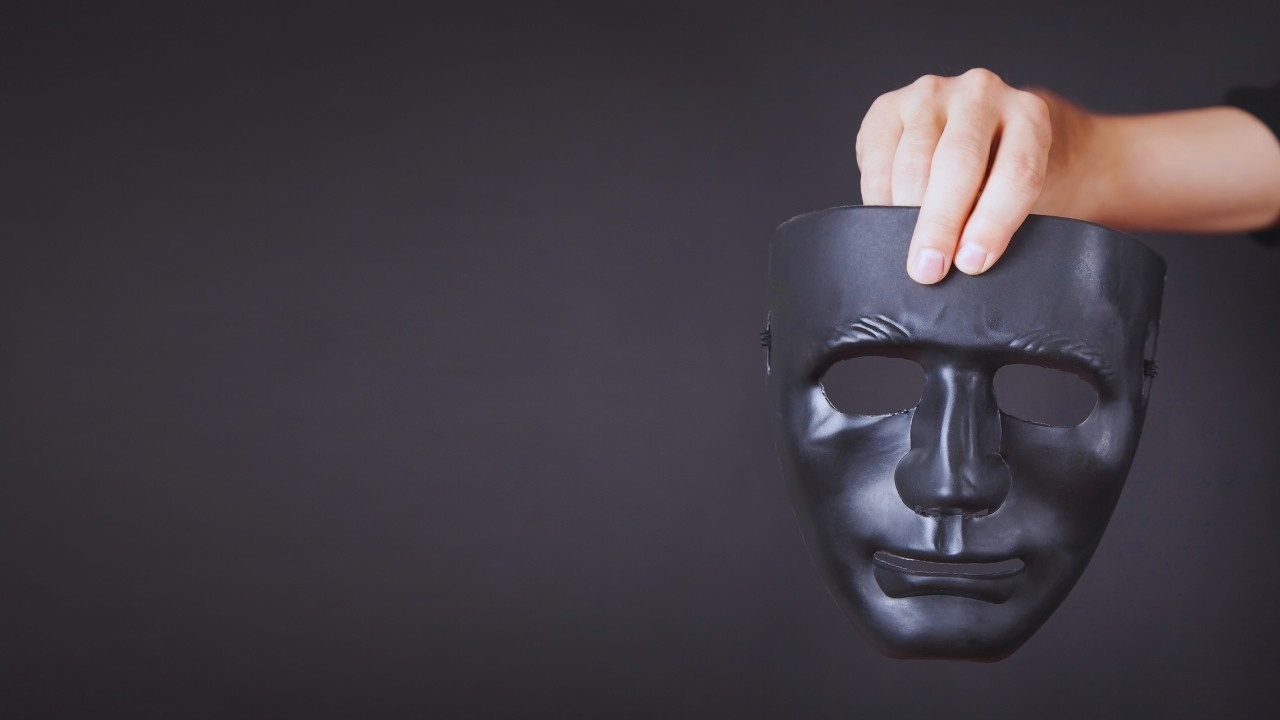 When Faces Lie: Deepfake Abuse, Mental Health and the Role of Platforms