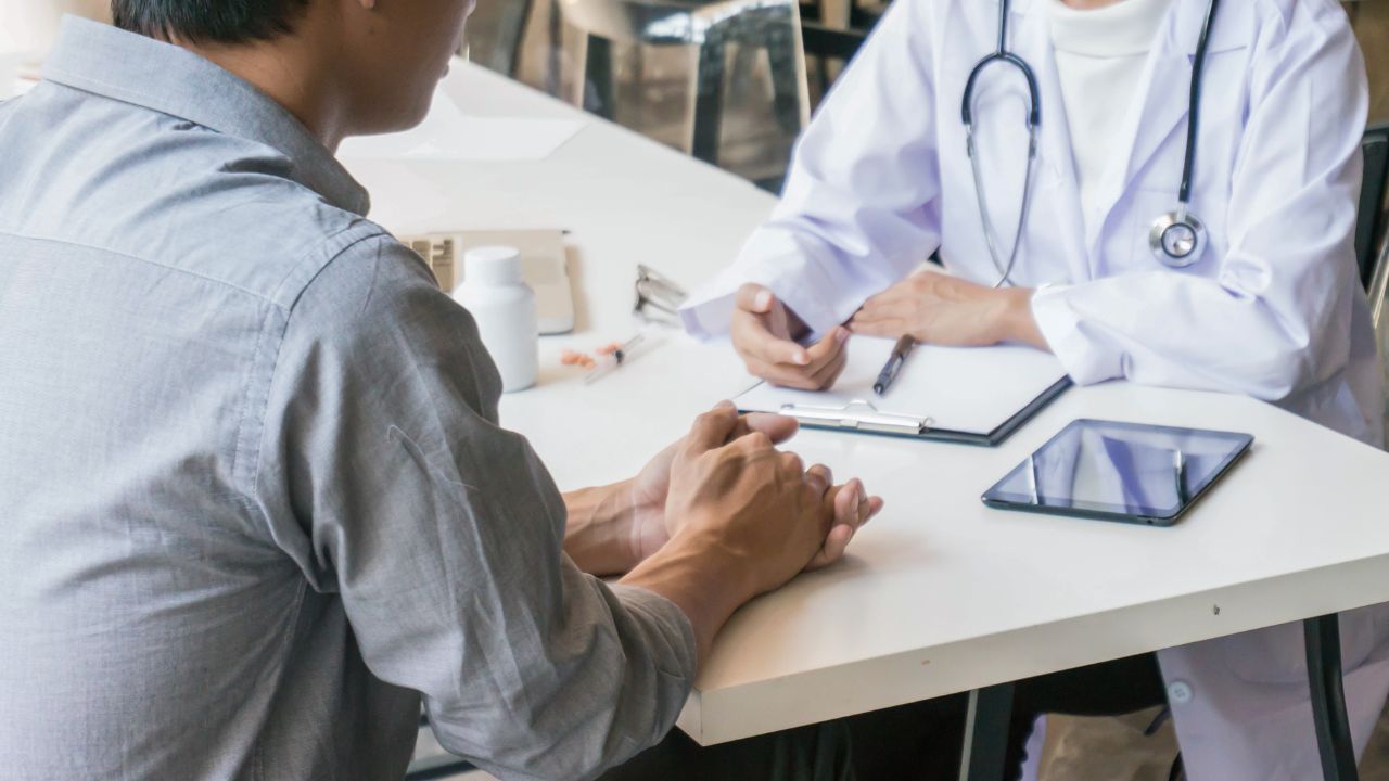 Quebec Doctors Revolt Against Bill 2 Over Pay, Patient Load Changes