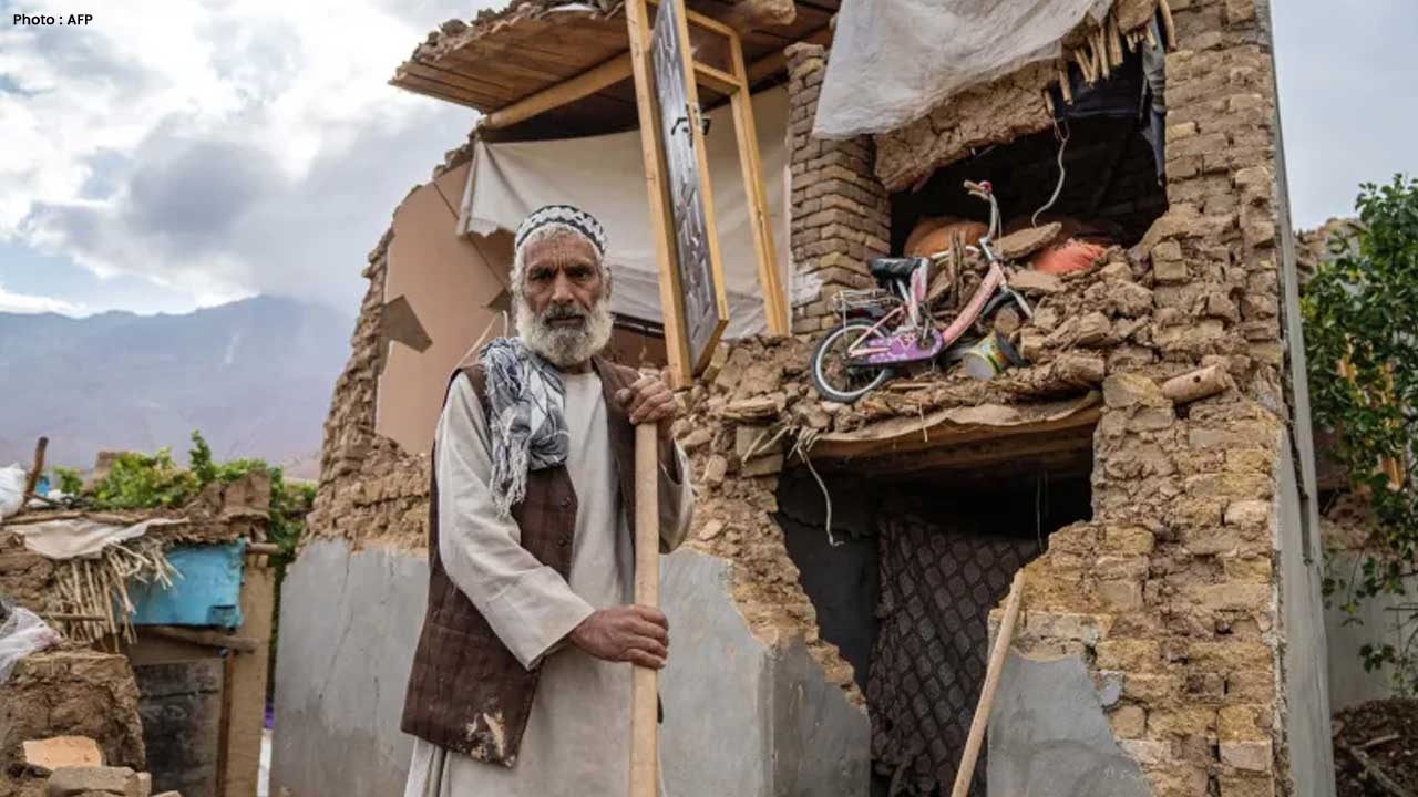 As Winter Nears, Afghan Quake Survivors Struggle for Warmth and Safe Homes