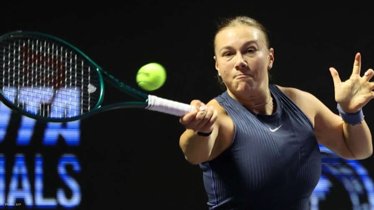 Anisimova rallies past Swiatek as Rybakina progresses in Riyadh