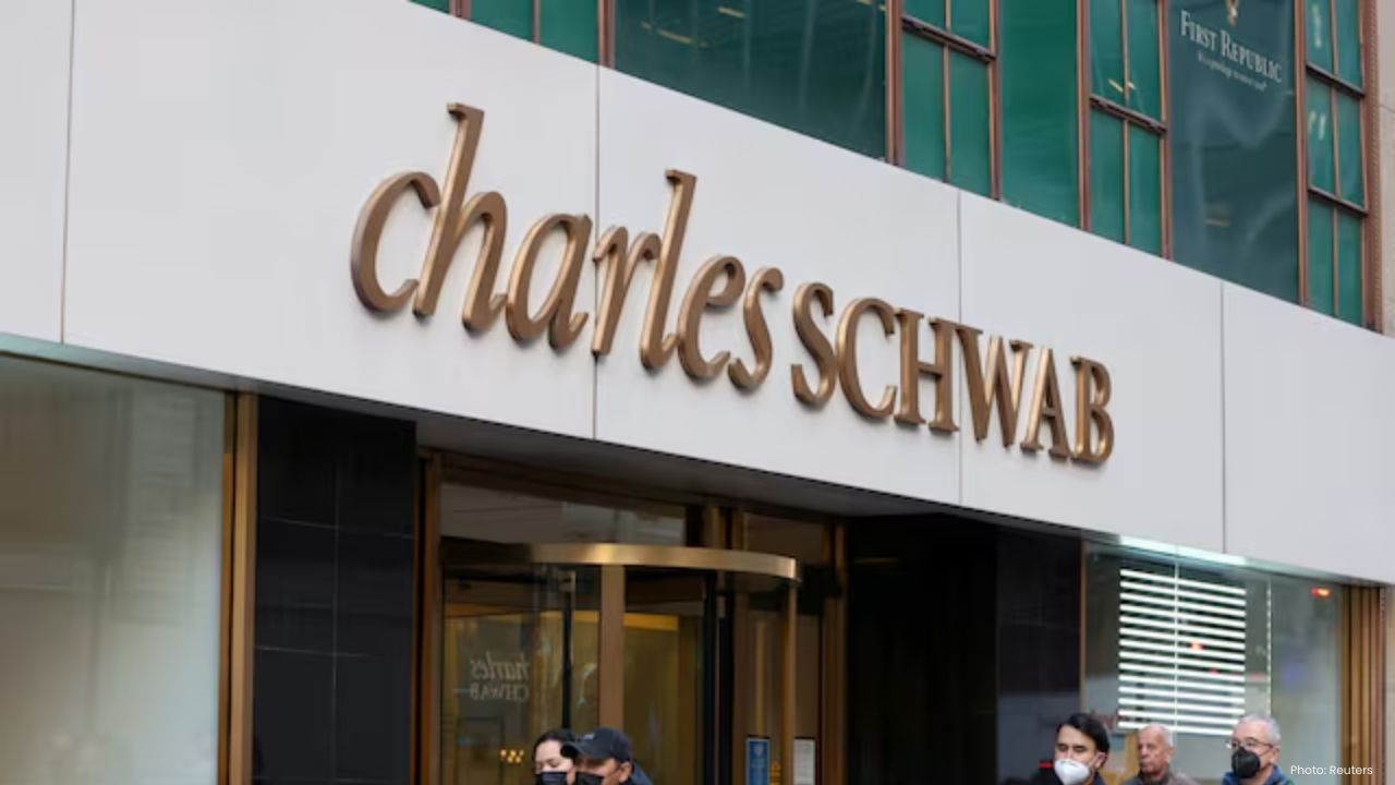 Schwab Strengthens Private Market Presence with $660M Forge Global Purchase