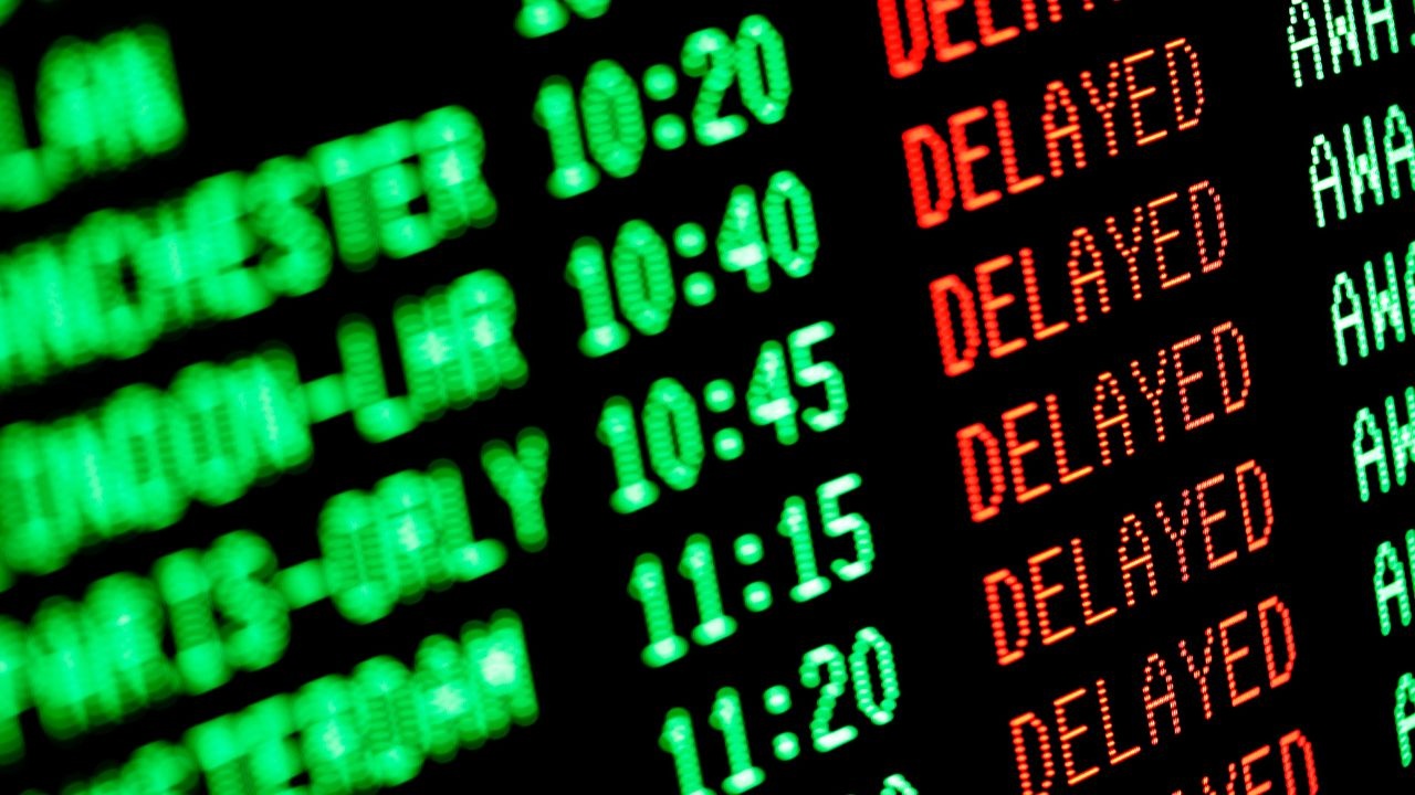 Unprecedented Flight Delays at Delhi Airport Following ATC System Failure