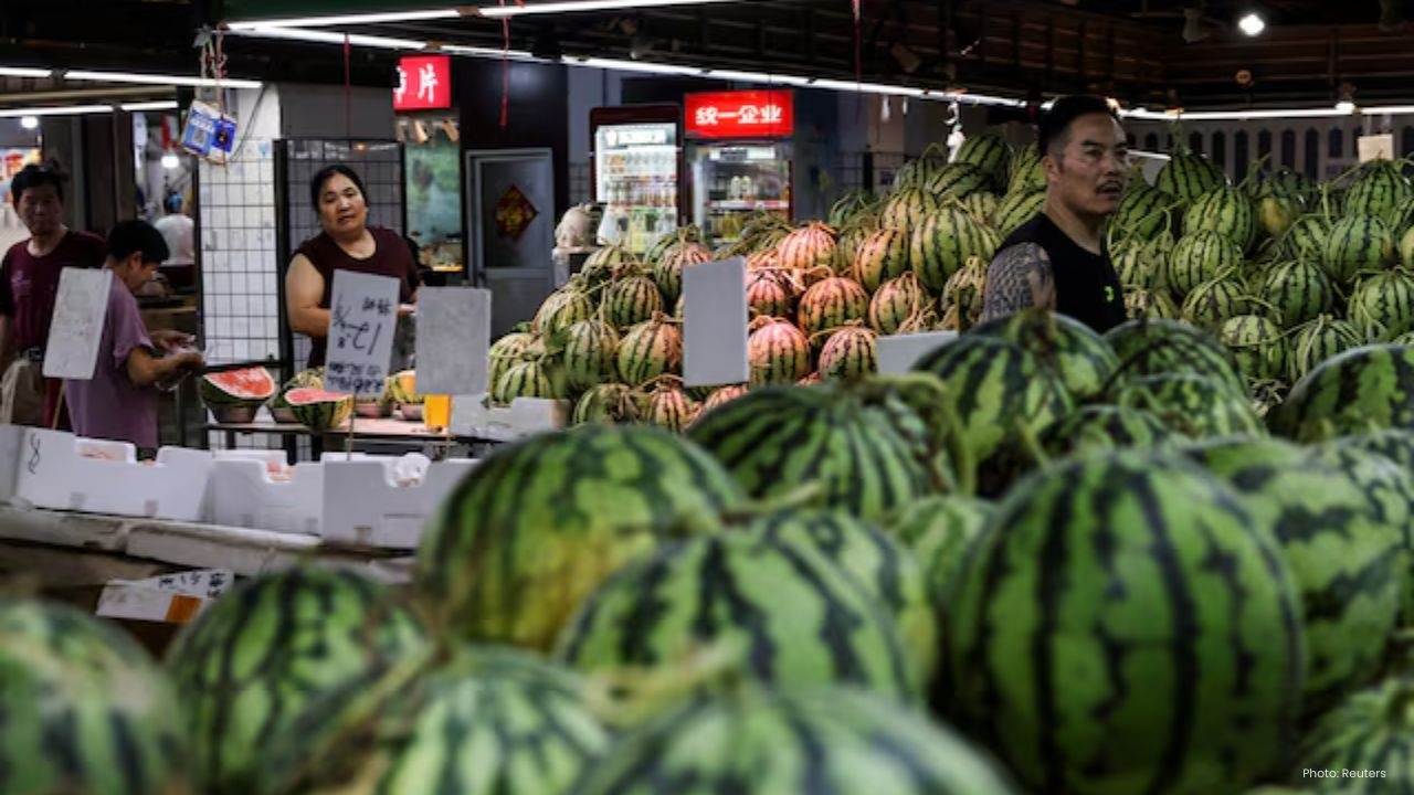 China's Consumer Prices Edge Up as Producer Deflation Shows Signs of Improvement