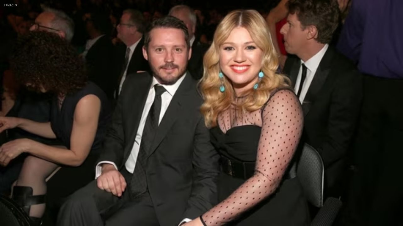 Kelly Clarkson Takes the Stage Again After Emotional Break