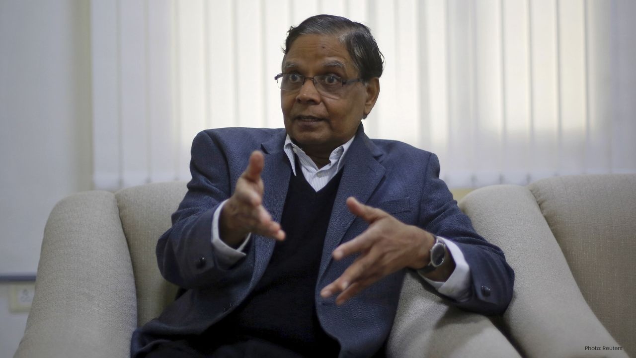 16th Finance Commission Presents Report to President Murmu