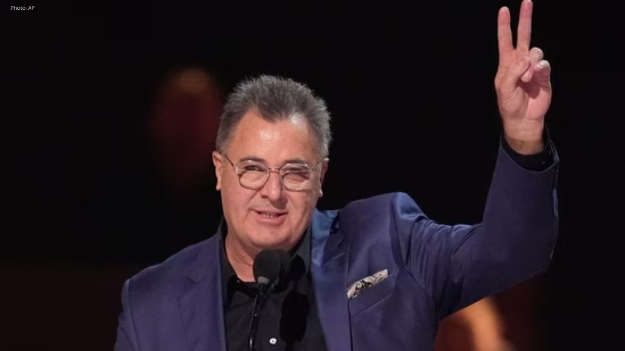 Vince Gill Celebrated with Lifetime Honour at CMA Awards 2025