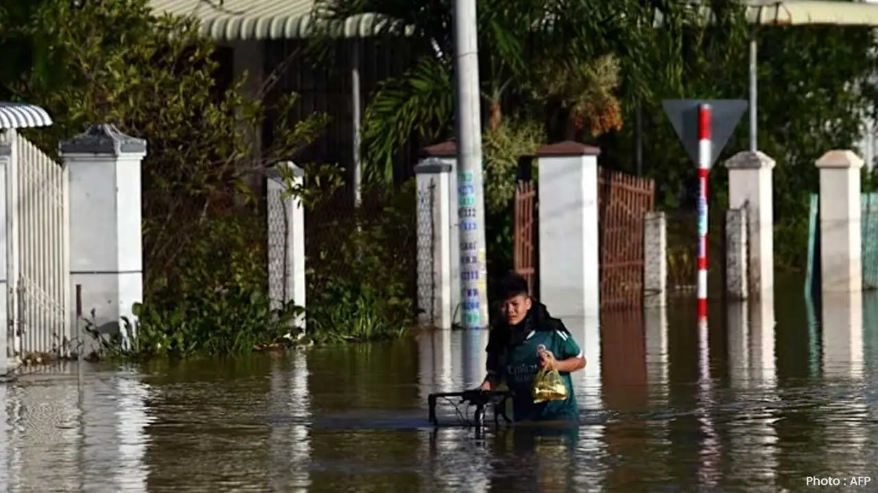 Vietnam's 2025 Flooding Crisis: Landslides Claim Two Lives