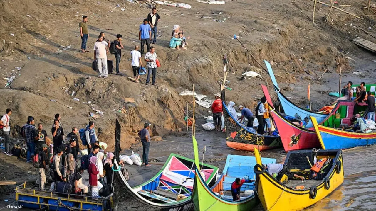 Climate-fueled cyclones leave 1,600 dead across South Asia