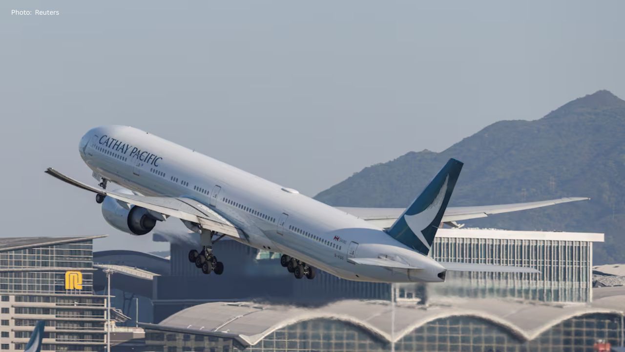 Man Arrested for Attempting Door Opening on Cathay Pacific Flight