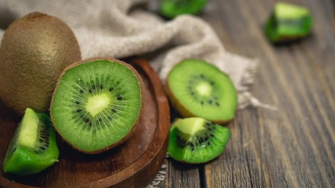 7 Compelling Reasons to Incorporate Kiwi into Your Daily Meal Plan: Delicious Recipes Inside