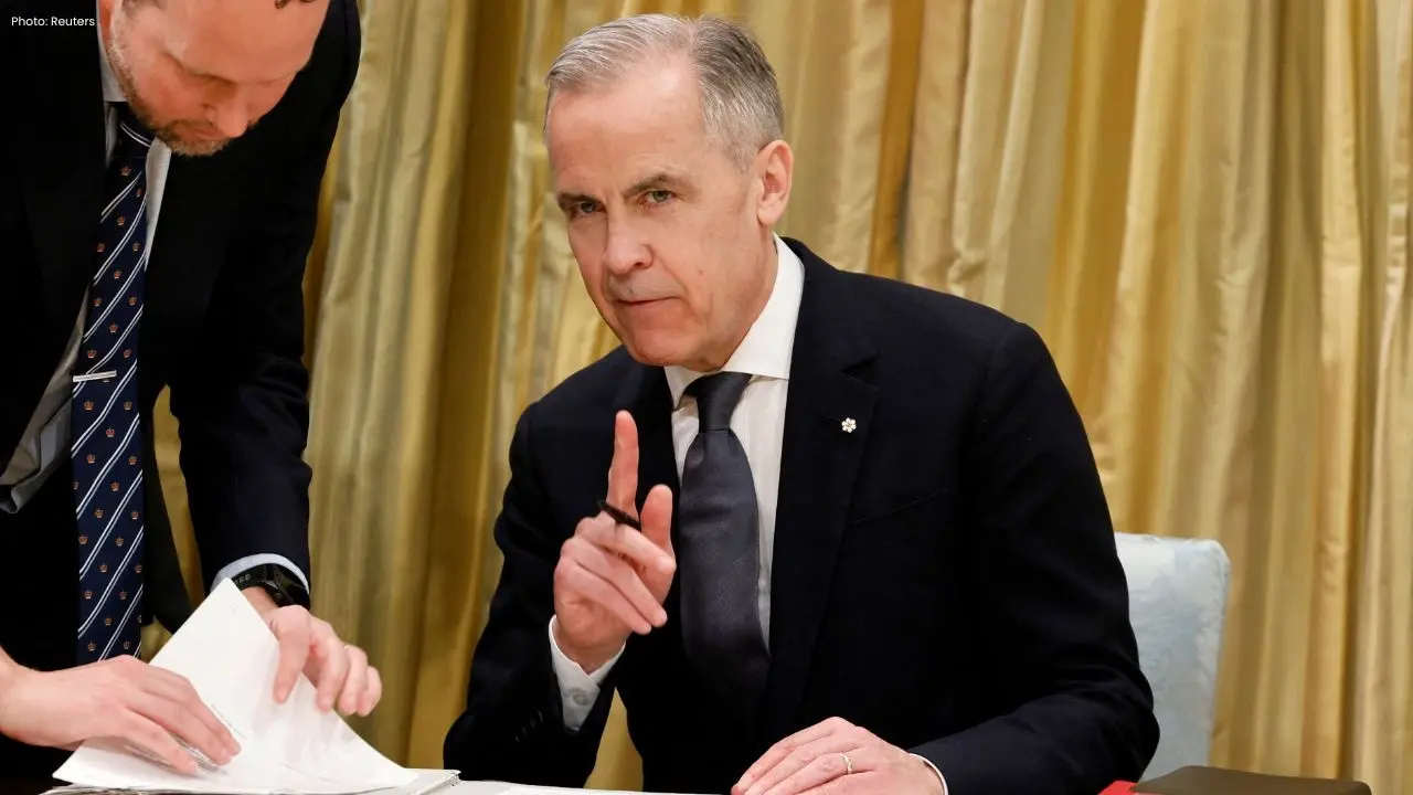 Canadian English Row: Experts Urge Carney to Protect Identity