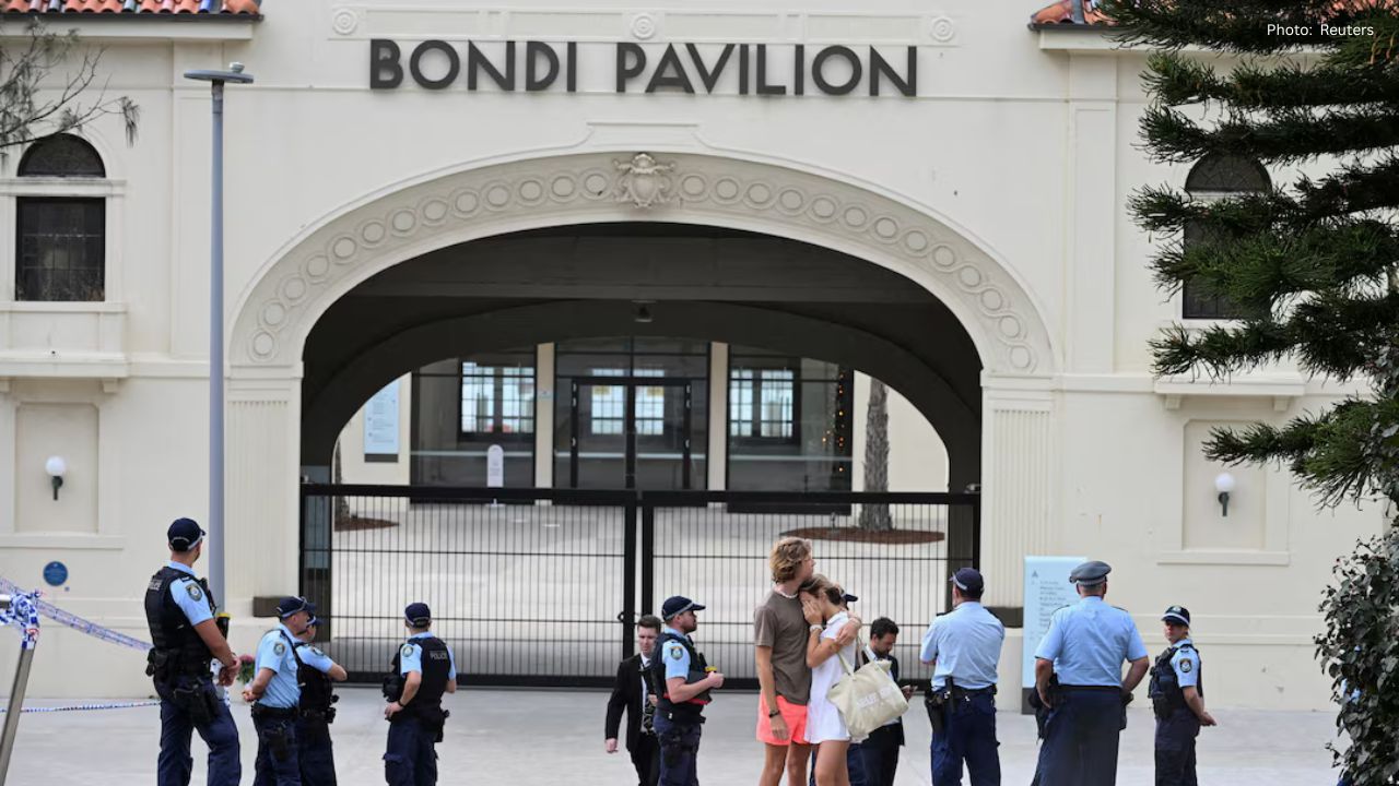 Loopholes in Australian Gun Regulations Under Fire Following Bondi Incident