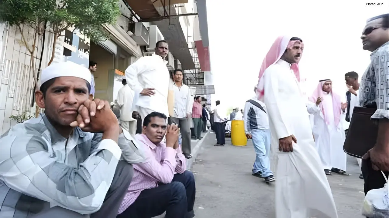 Saudi Arabia and UAE Crack Down on Begging Networks Linked to Pakistan