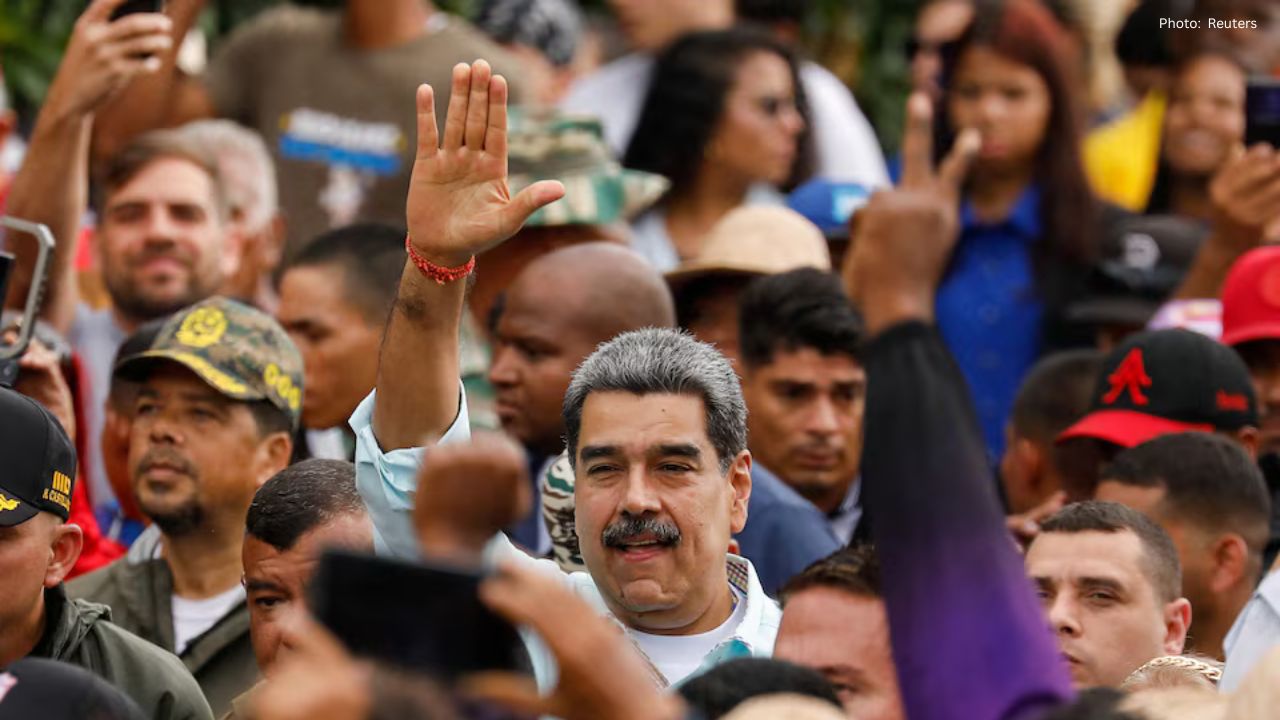 Trump Urges Maduro to Resign Amid Rising Tensions with Venezuela