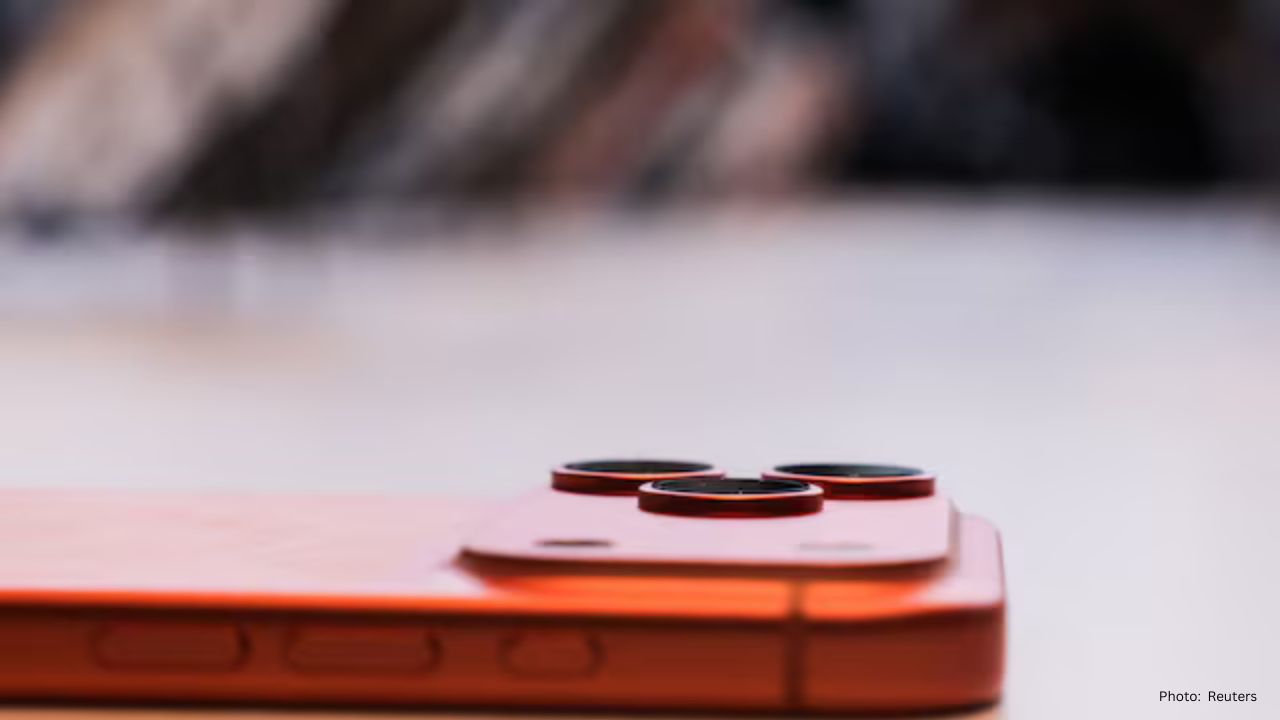 International Smartphone Brands Make a Notable Comeback in China