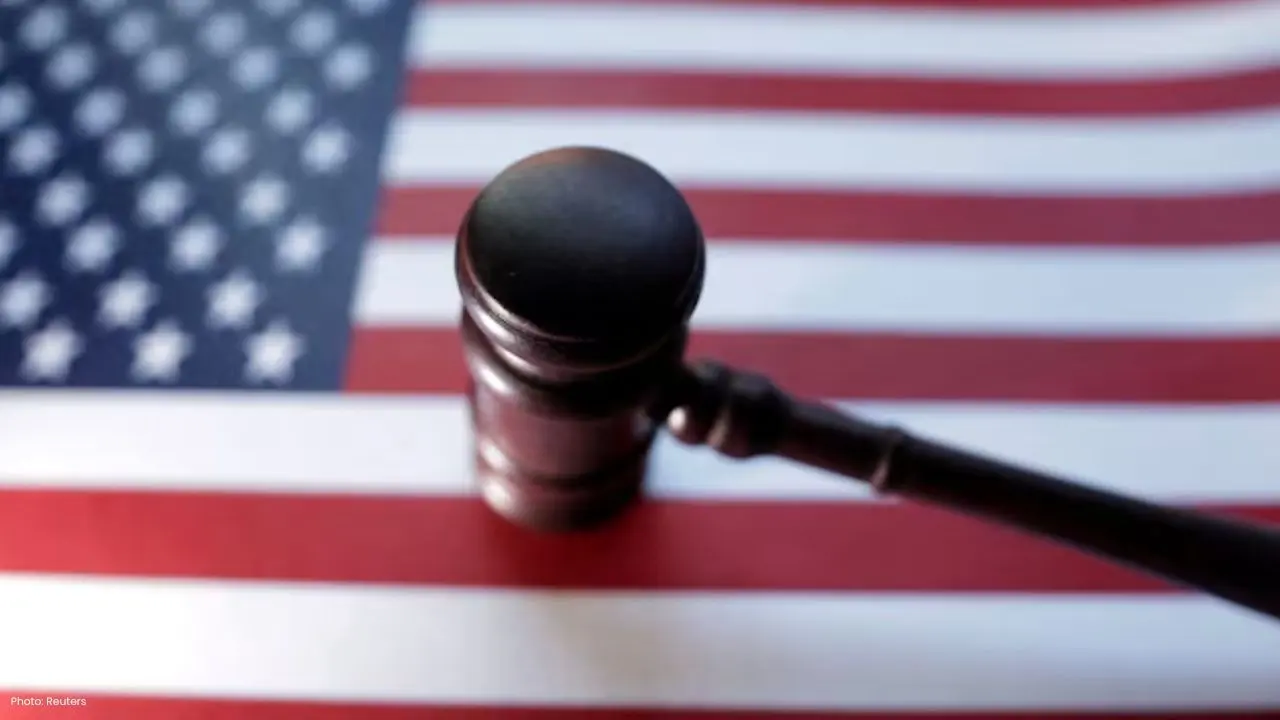 US Court Halts Deportation of UK Anti-Disinformation Advocate