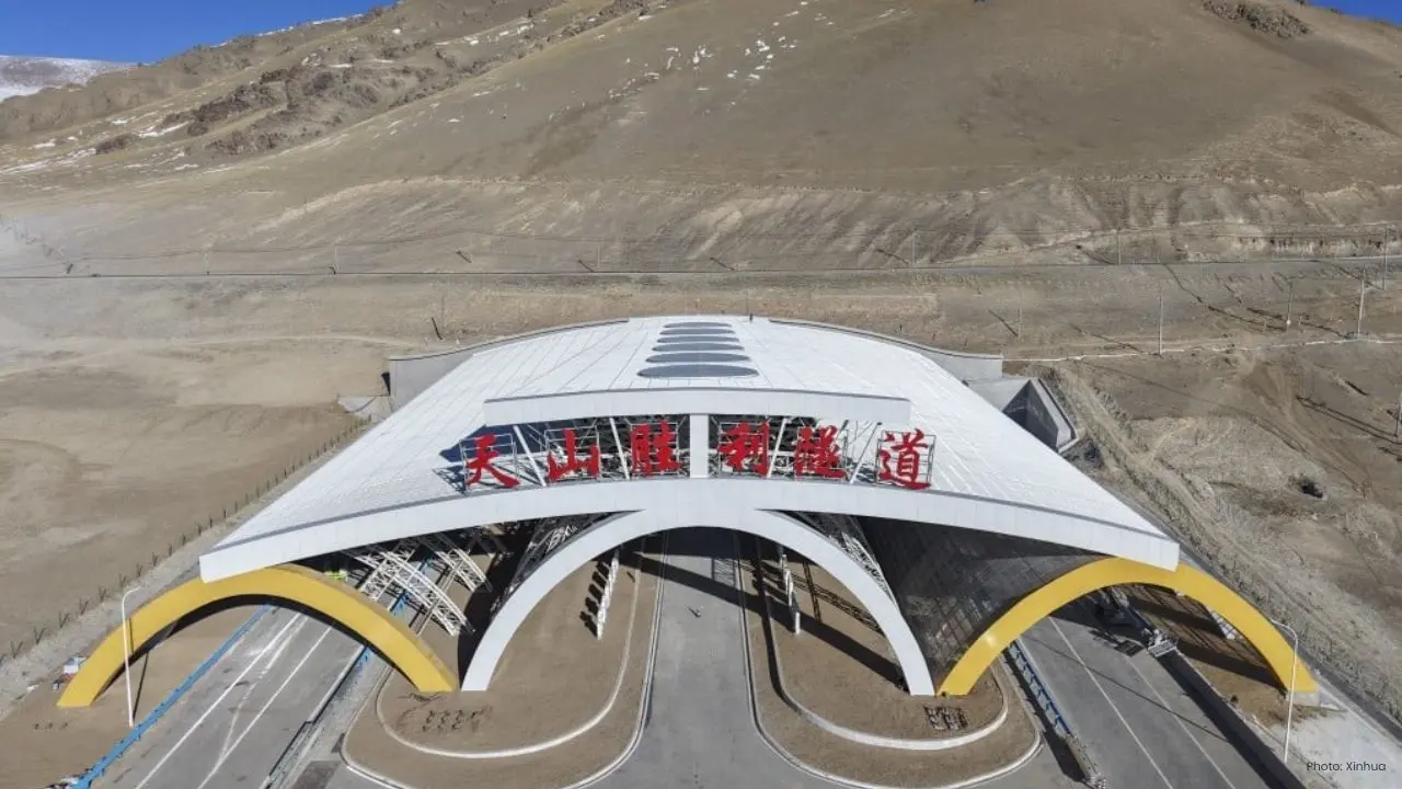 Tianshan Welcomes Longest Expressway Tunnel in the World