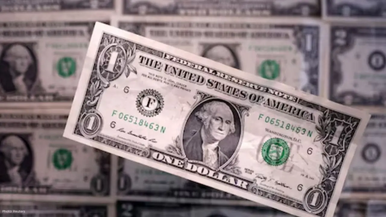 U.S. Dollar Steady as Investors Anticipate Fed Meeting Minutes