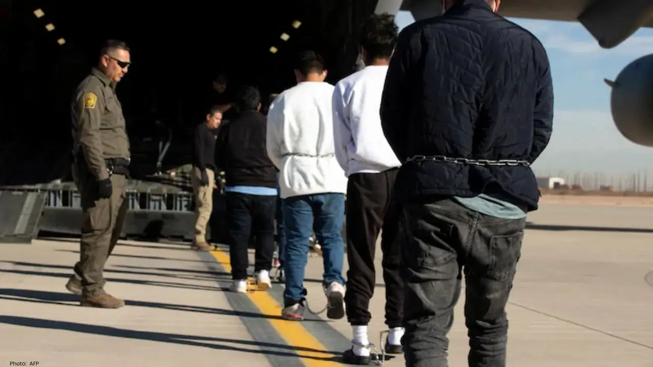 Fear of Immigration Checks Keeps 27% of US Immigrants from Traveling