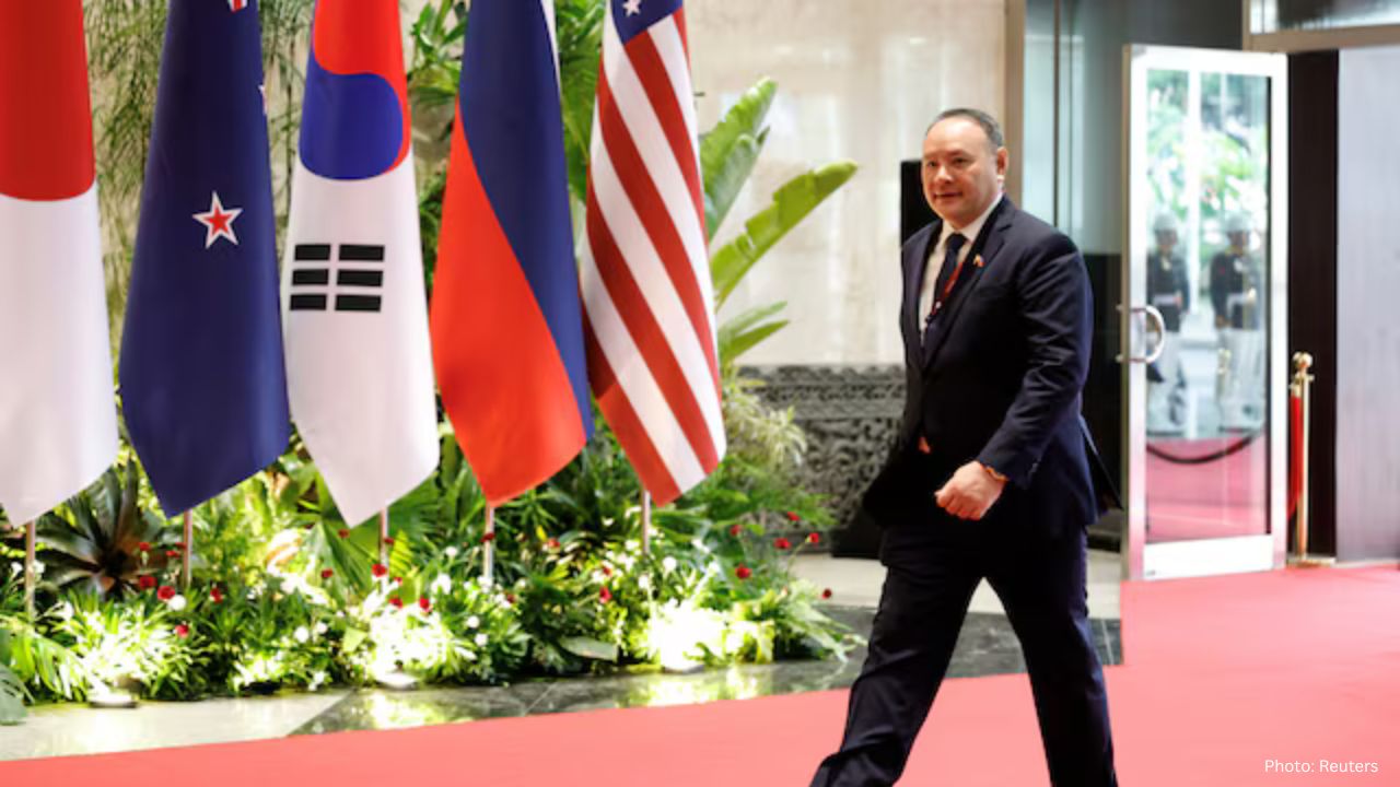 Philippines Engages Chinese Research Ship Near Cagayan Amid Rising Taiwan Tensions