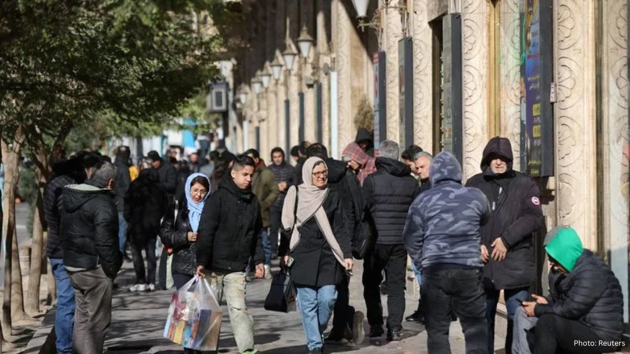 Trump Issues Stark Warning to Iran Amid Growing Protests