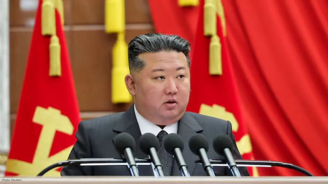 Kim Jong Un Honors Fallen Soldiers at Memorial Visit