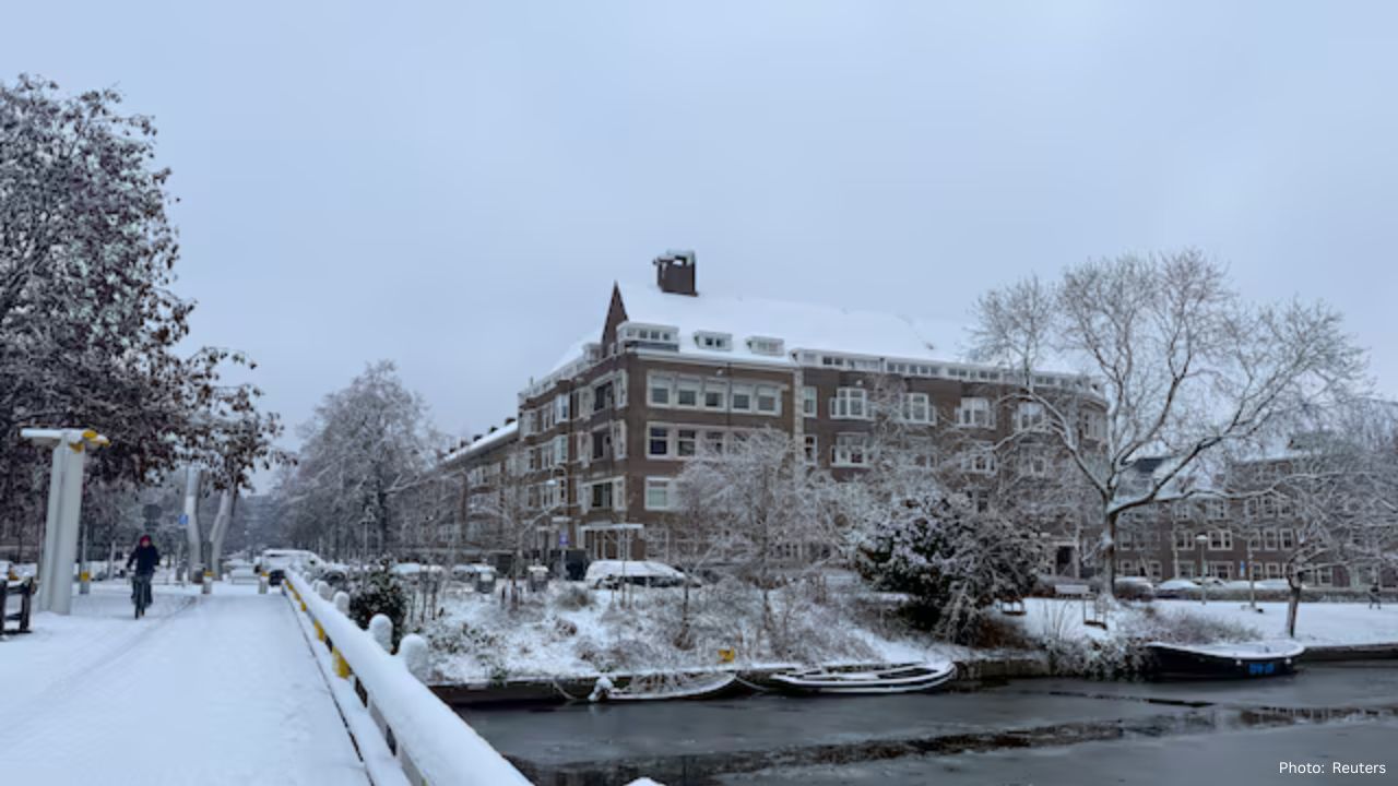 Dutch Travel Grounded as Snow and Ice Cause Widespread Disruptions