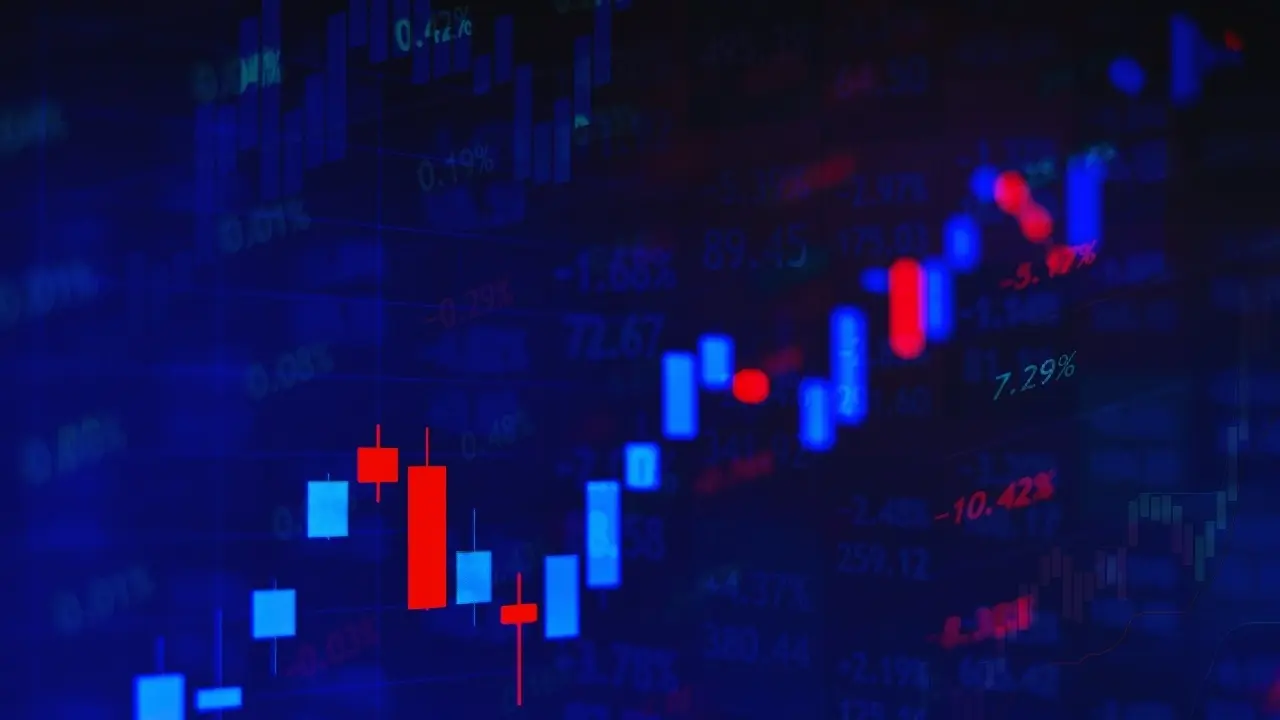 Indian Markets Face a Cautious Opening: GIFT Nifty Suggests Decline Amid Global Weakness