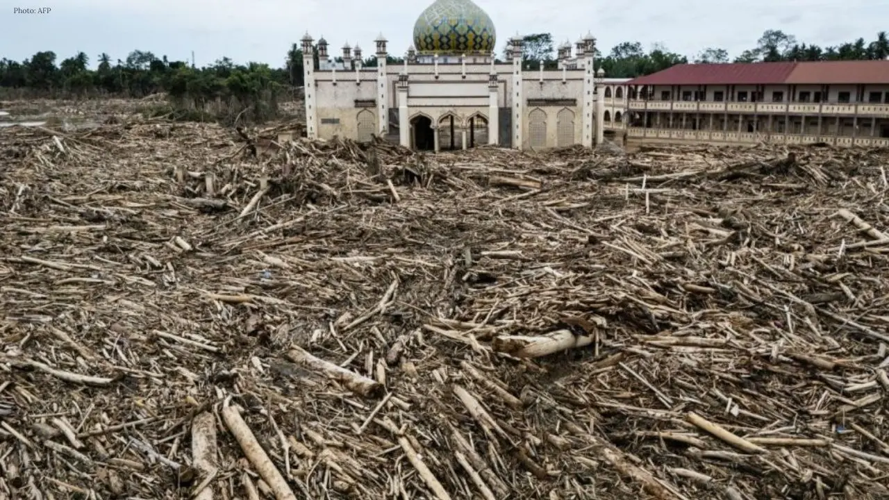 Devastation in Aceh: Cyclone Senyar Destroys 22 Villages
