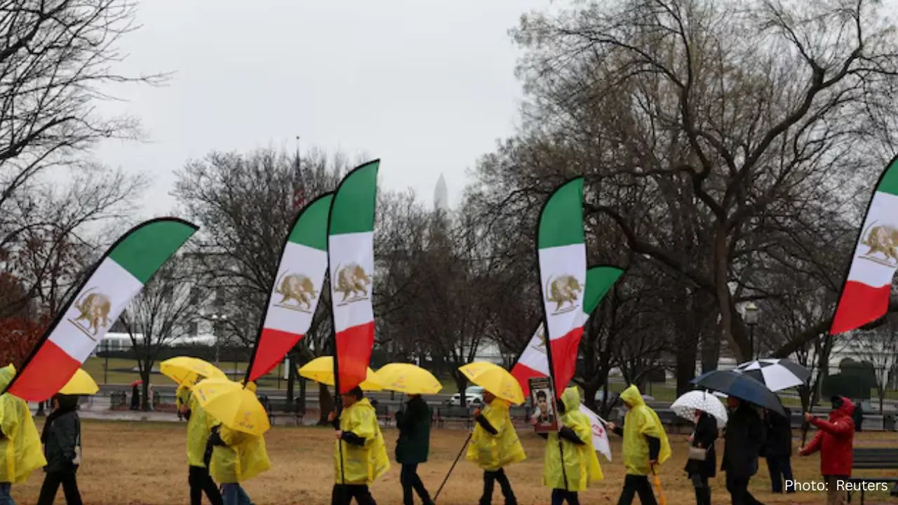 U.S. Senators Express Concern Over Military Response to Iran Unrest