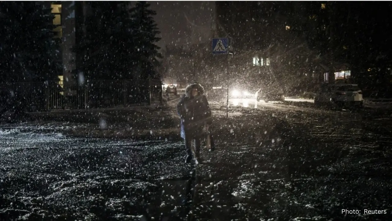Ukraine Faces Harsh Winter, Zelenskiy Alerts of New Russian Threats