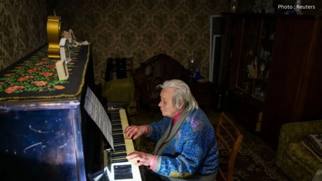 Ukrainians Brave Brutal Winter Amid Ongoing Russian Assaults on Power