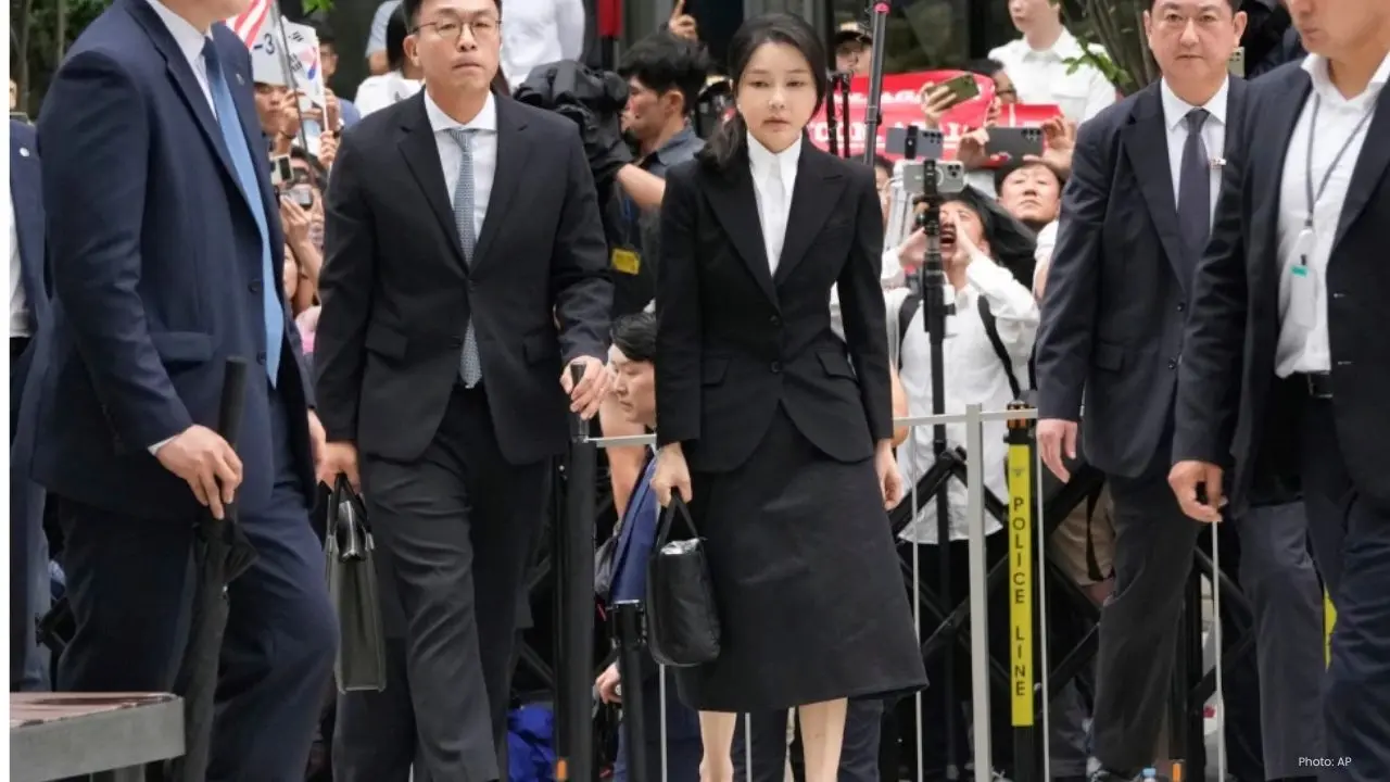 Former South Korean First Lady Sentenced for Corruption