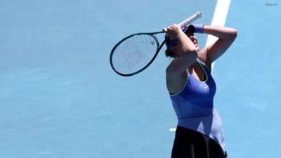 Rybakina and Pegula Reach Australian Open Semifinals with Stunning Wins