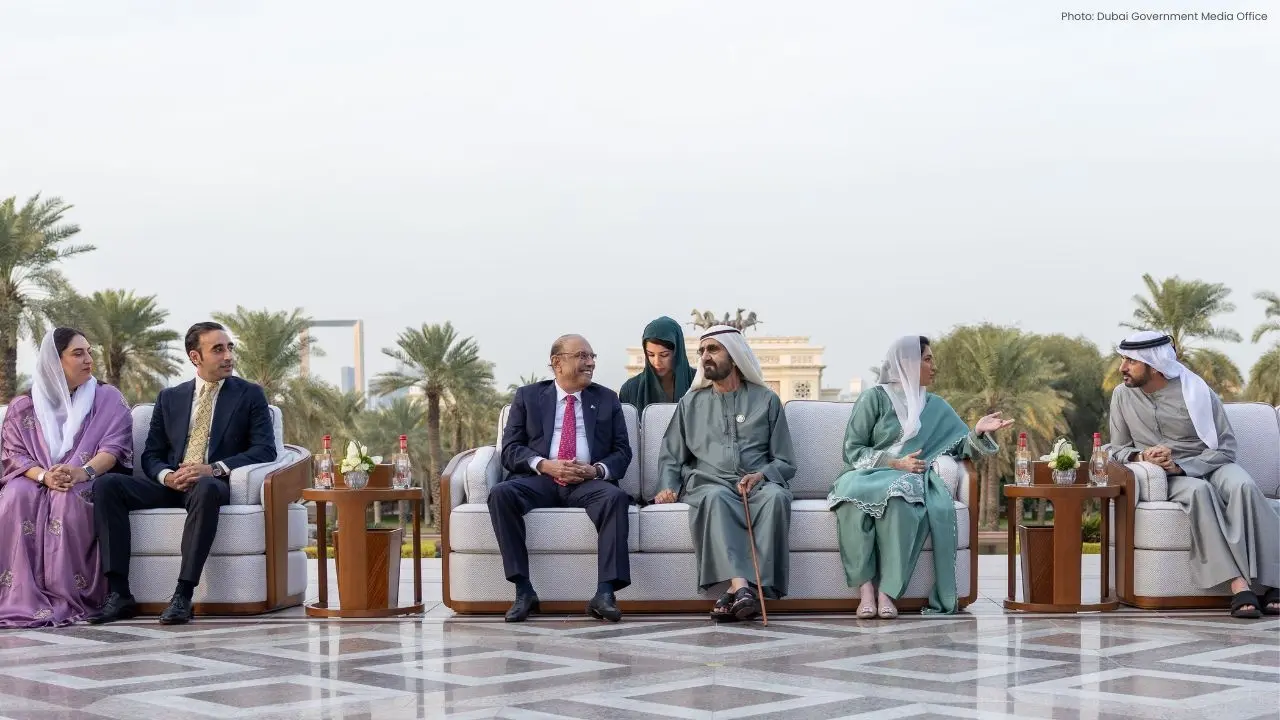 Sheikh Mohammed Confers with Pakistan's President Zardari in Dubai